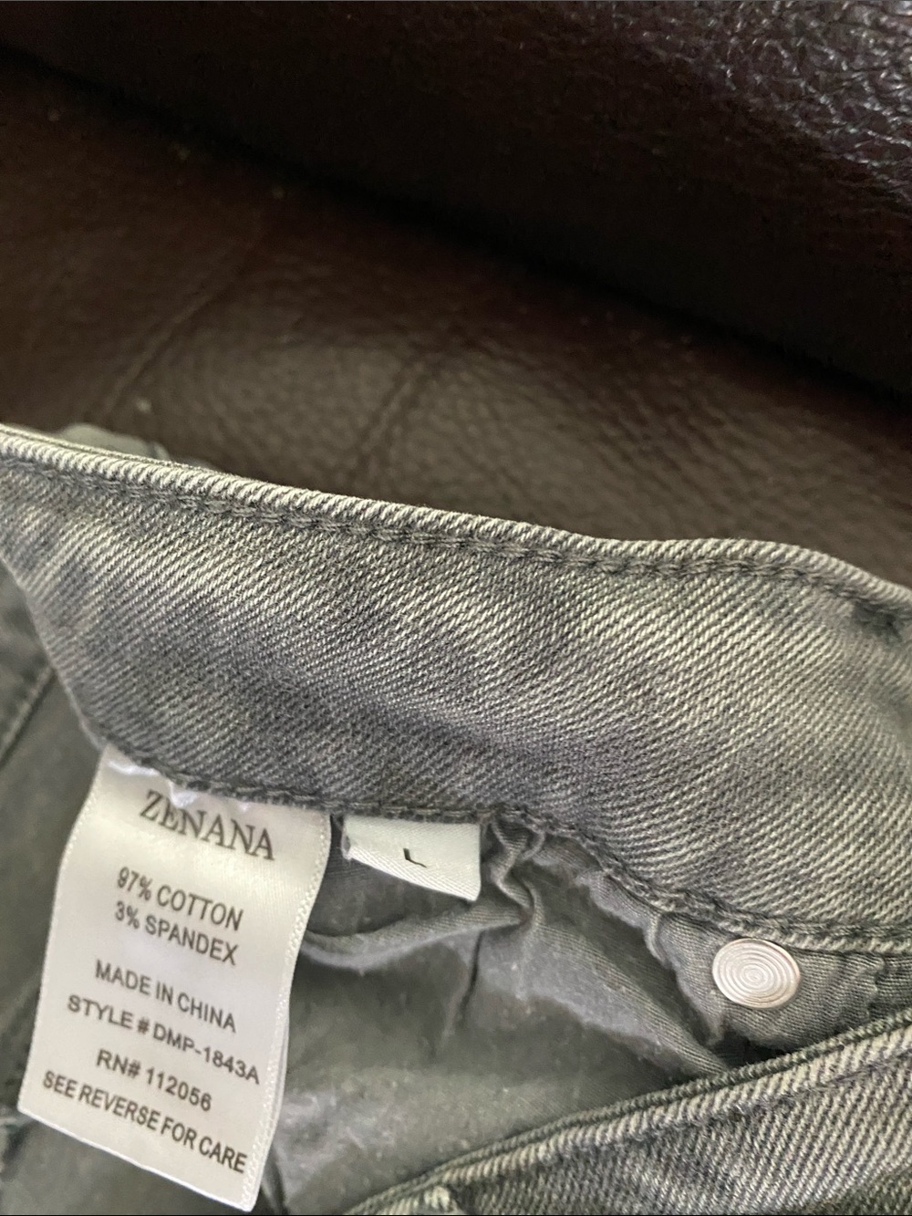 Zenana Women’s Grey Frayed Hem Denim Shorts - Picture 3 of 5
